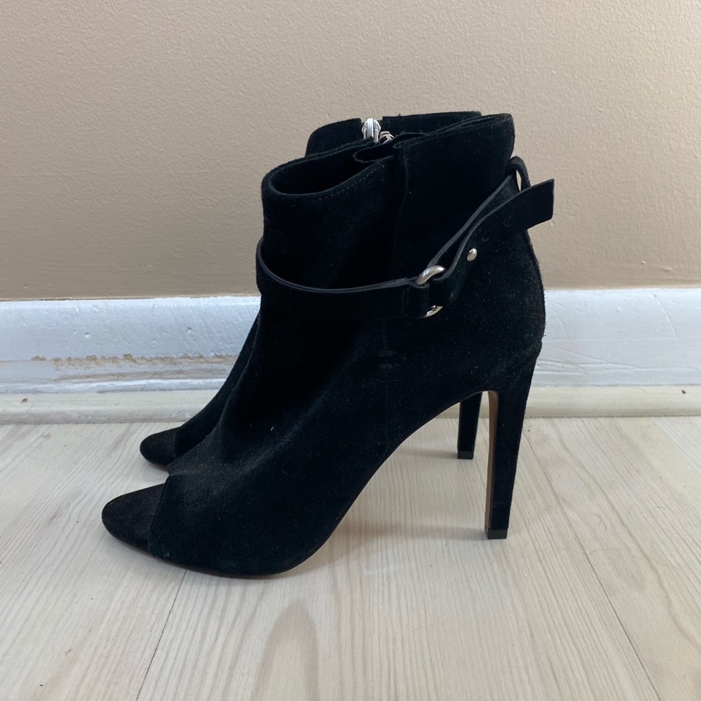 BCBG Black Open Toe High Heeled Ankle Bootie sz 8